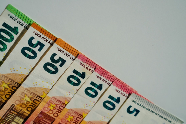 Euro Bölgesi’nde Hükümet Açığı 2024 ve 2025’te %3,0 Olarak Kaldı